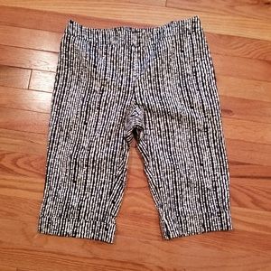Kenneth Cole black white knee length shorts Sz 4